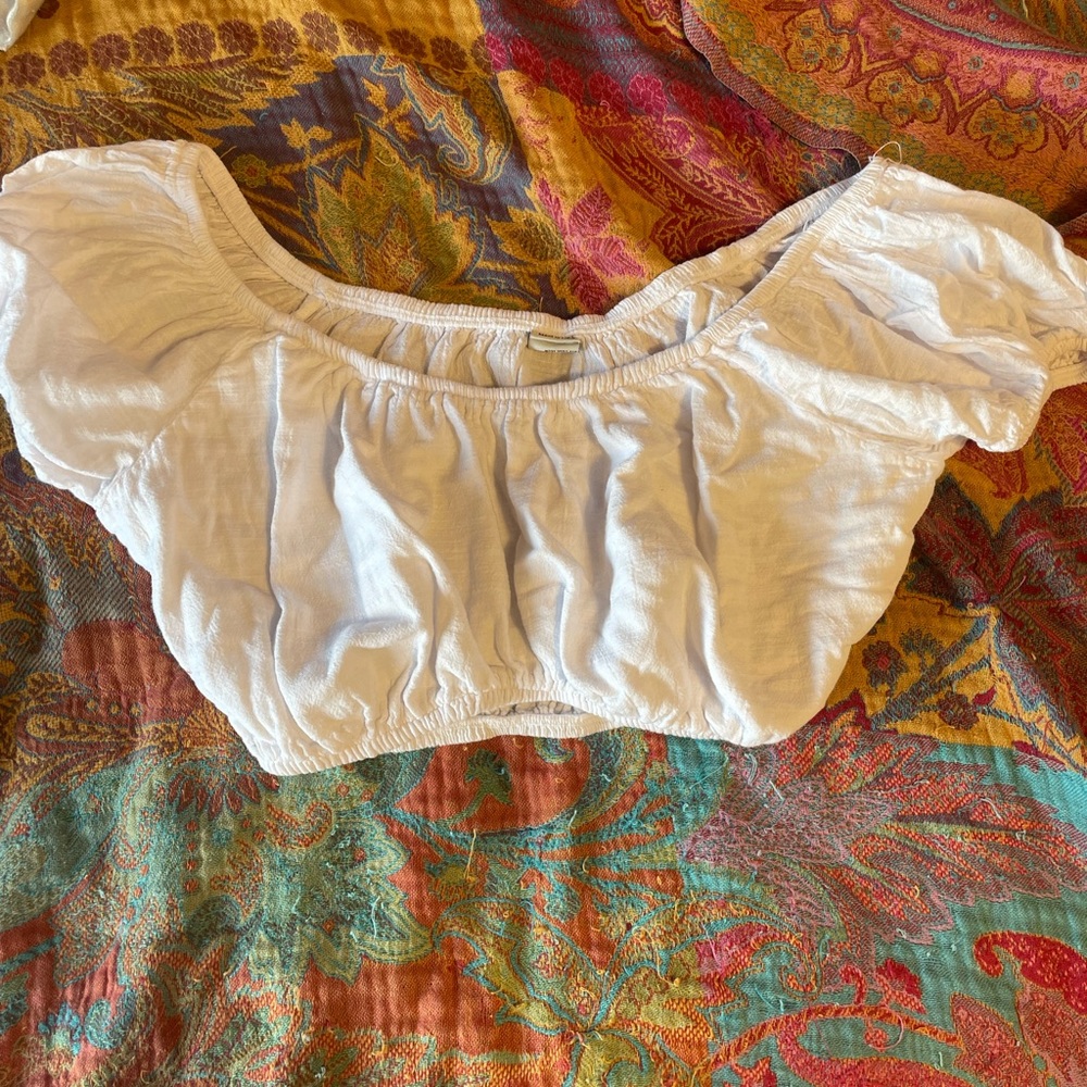 Medium-XL White off/on the shoulder crop top
